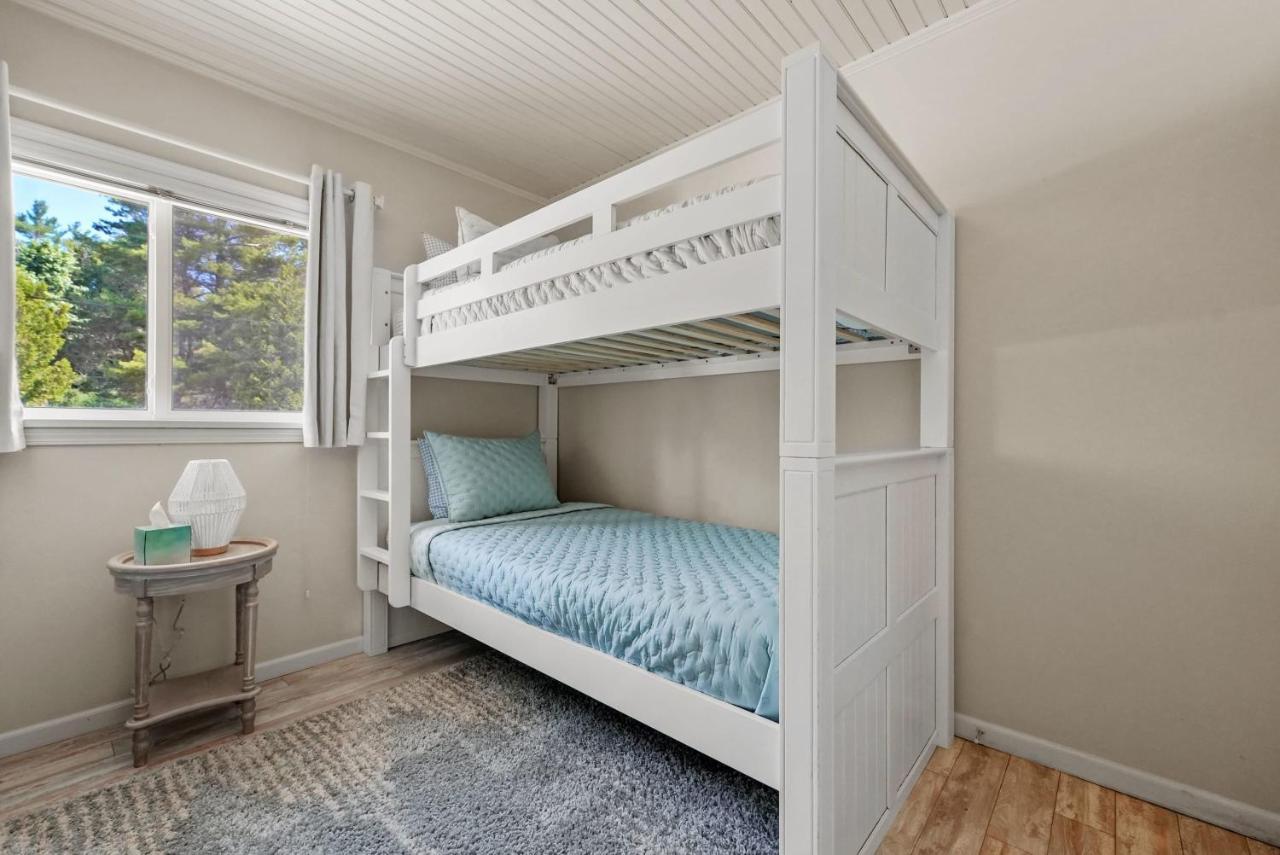 Cloud Nine On Crystal Lake Beulah Exterior photo